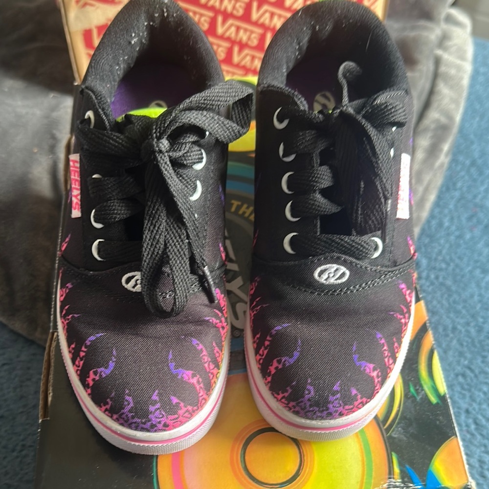 Heelys Black and Purple Sneakers with Artistic Design